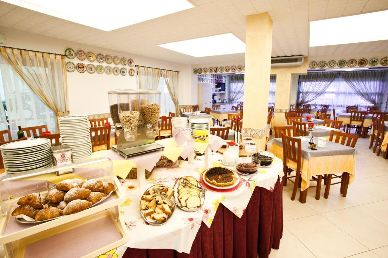 Hotel Dolcevita Cesenatico Zewnętrze zdjęcie