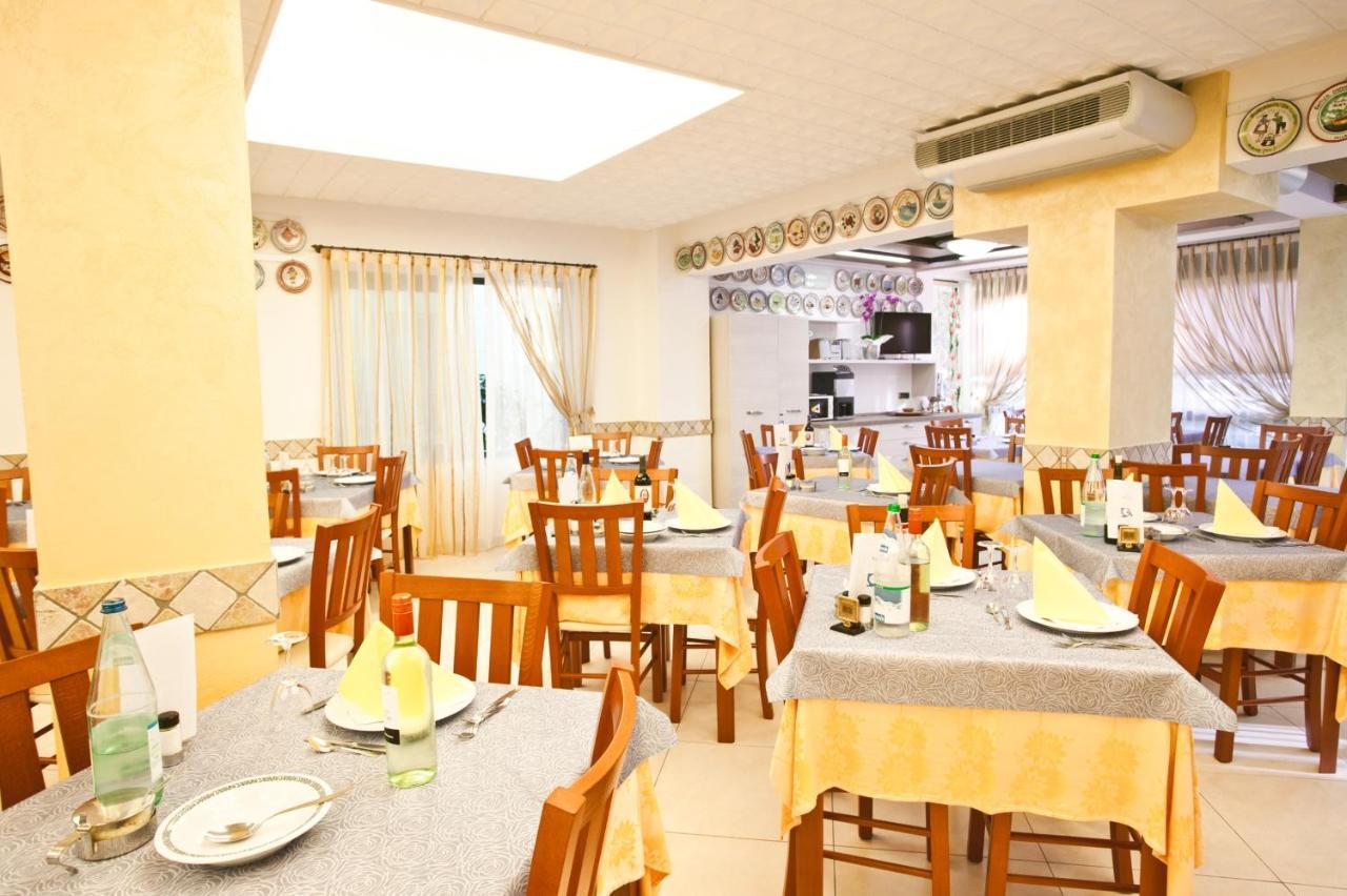 Hotel Dolcevita Cesenatico Zewnętrze zdjęcie